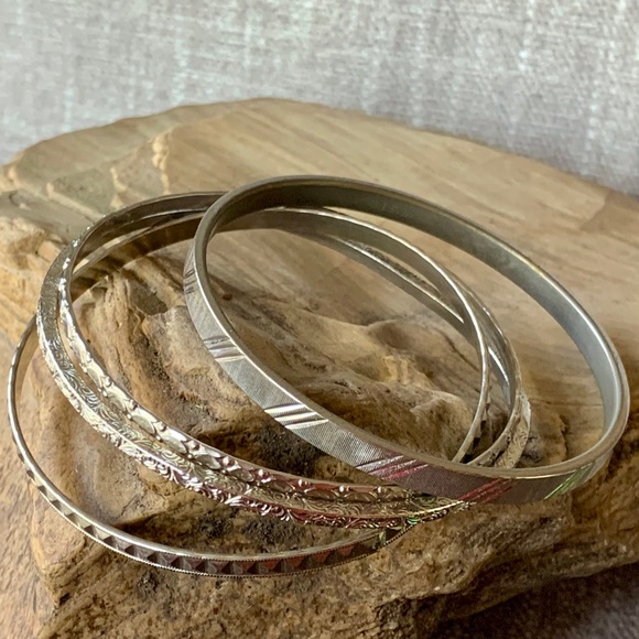 Assorted bangles, metal bracelets, silver - Picture 7 of 11